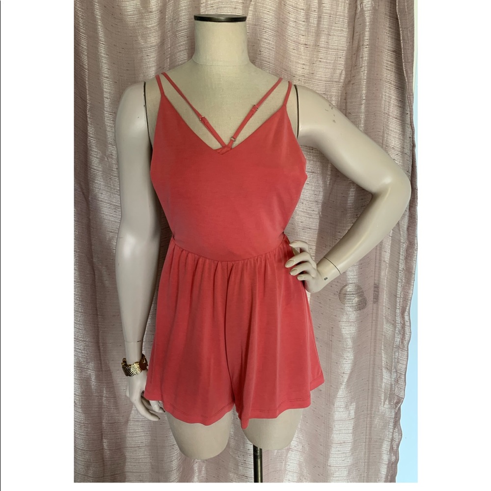 NWT-F21 Pink Flowy Romper